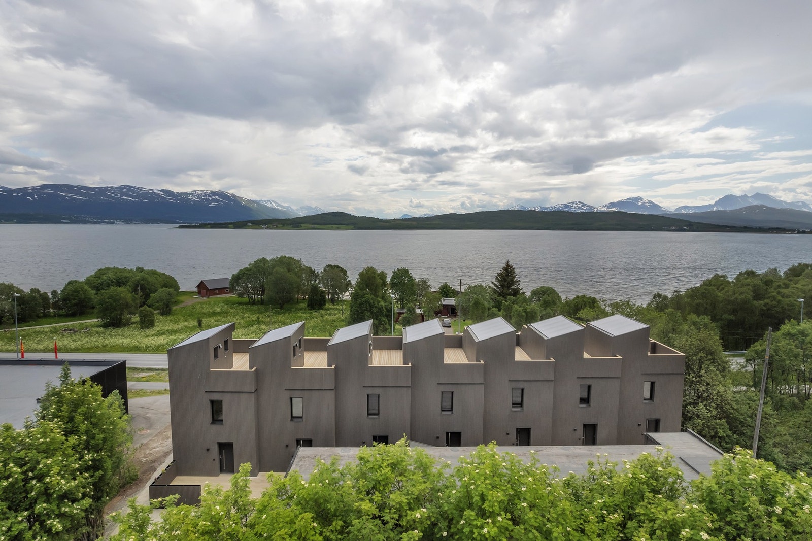 Den er like like vakker sommer som vinter. Galleribilde