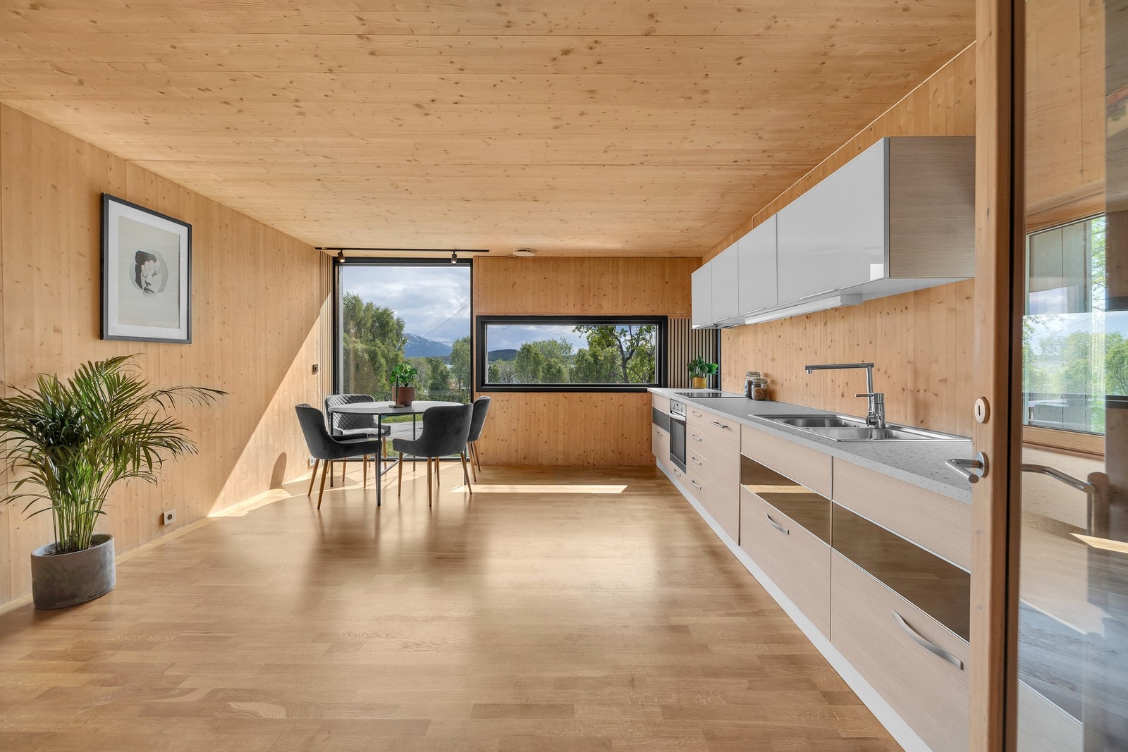 Velkommen til Nedre Storvollen 40H, her presentert av Eiendomsmegler1 Rødbanken v/Wenche Galleribilde