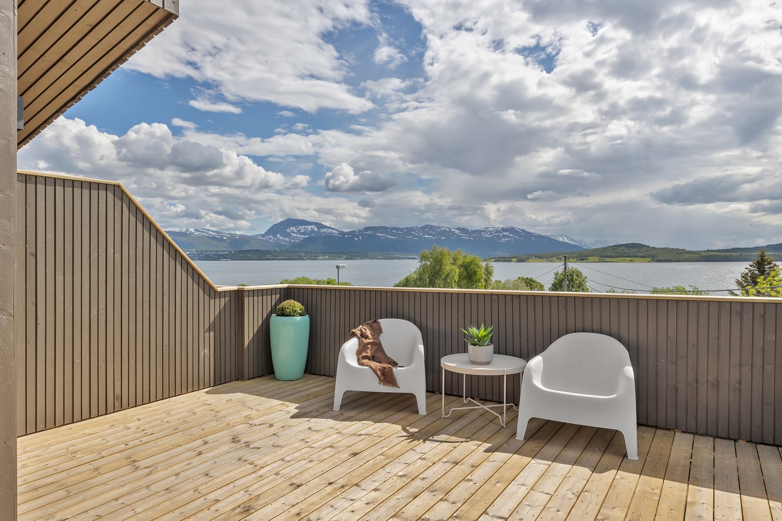 Her nyter du både sola og utsikten. Galleribilde