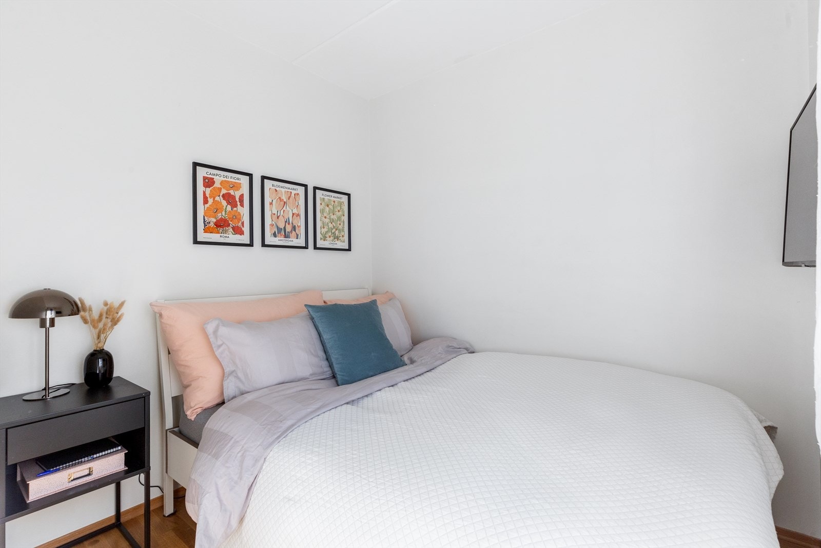 Soverommet er på ca. 5m² med skyvedørsløsning Galleribilde