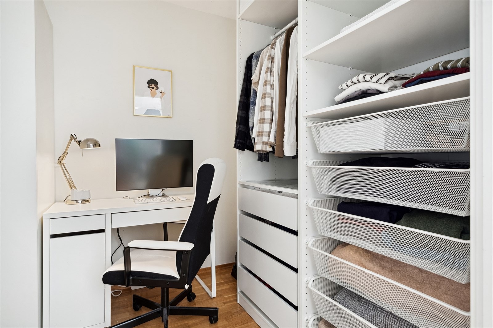 Kun 3-4 minutters gange til Solsidens ute- og resturantliv. Galleribilde