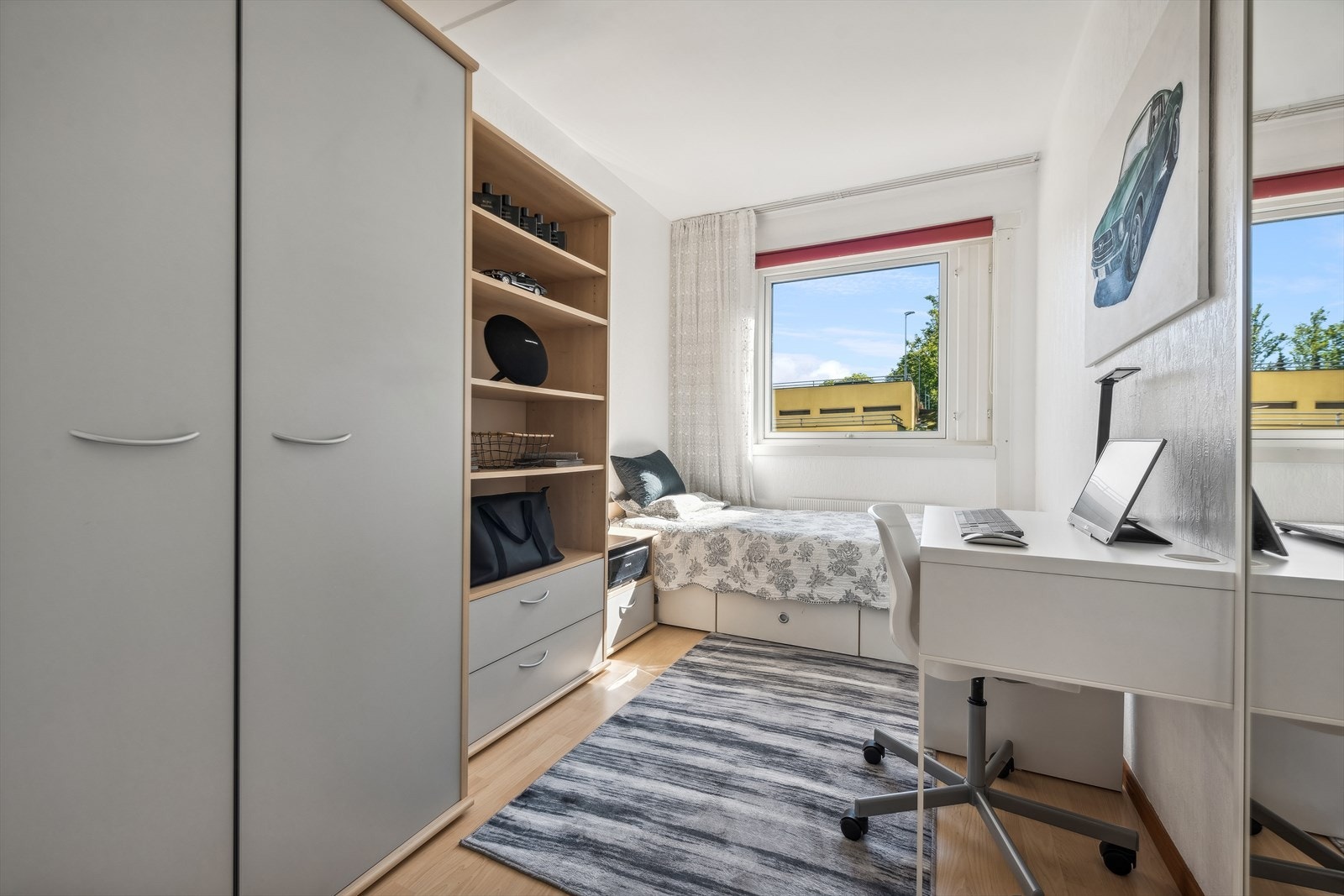 Soverom 3 har plass til både seng, garderobe og pult. Galleribilde