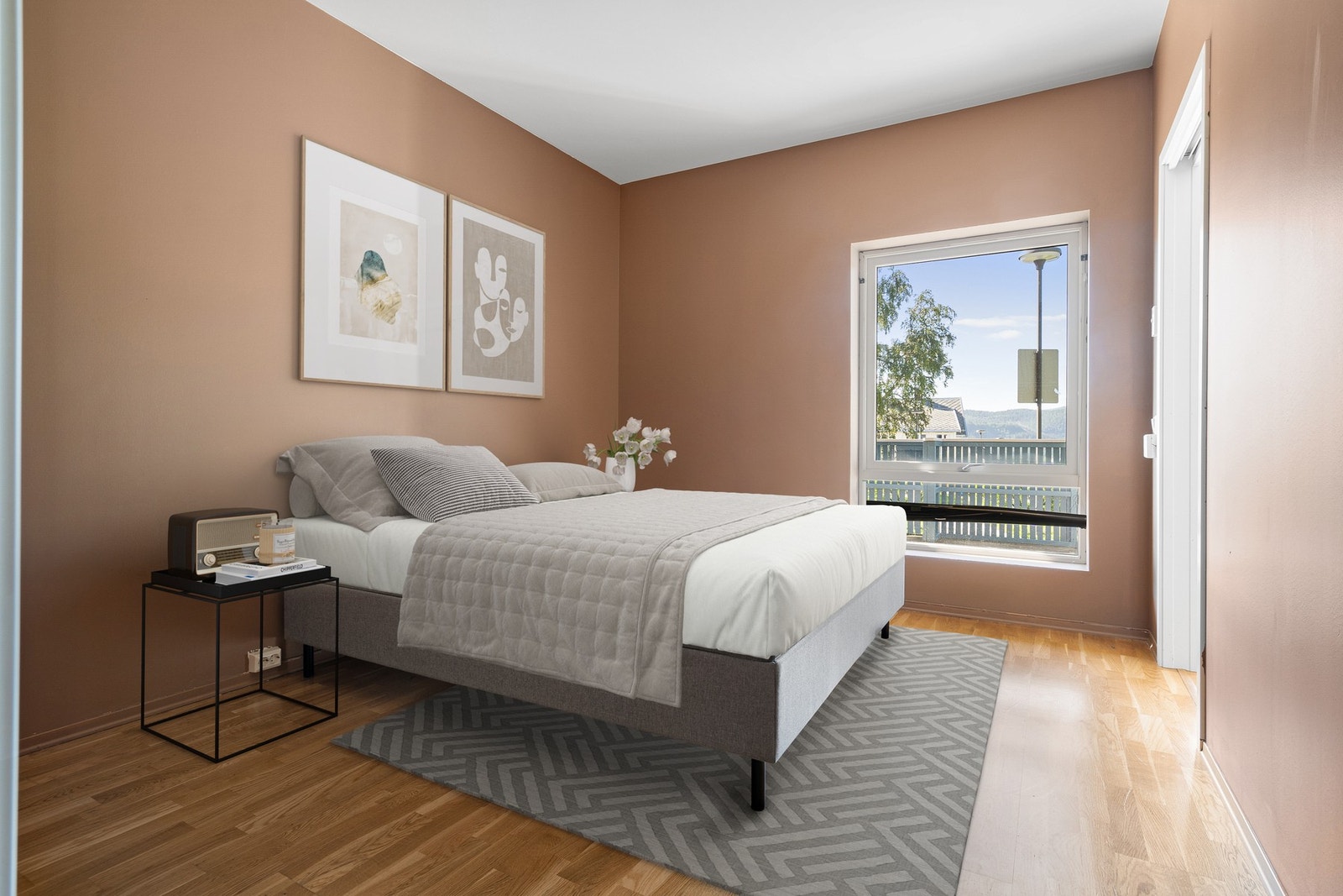 Hovedsoverommet er på 11 kvadratmeter med god plass til dobbeltseng og garderobeskap. Galleribilde