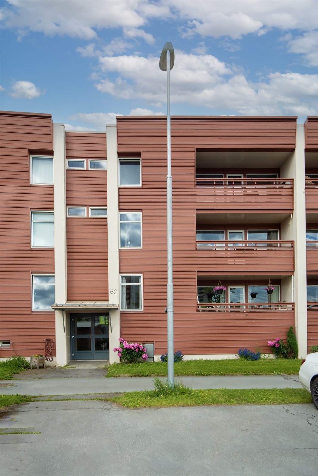 inngang, leilighet i 2 etg til høyre Galleribilde