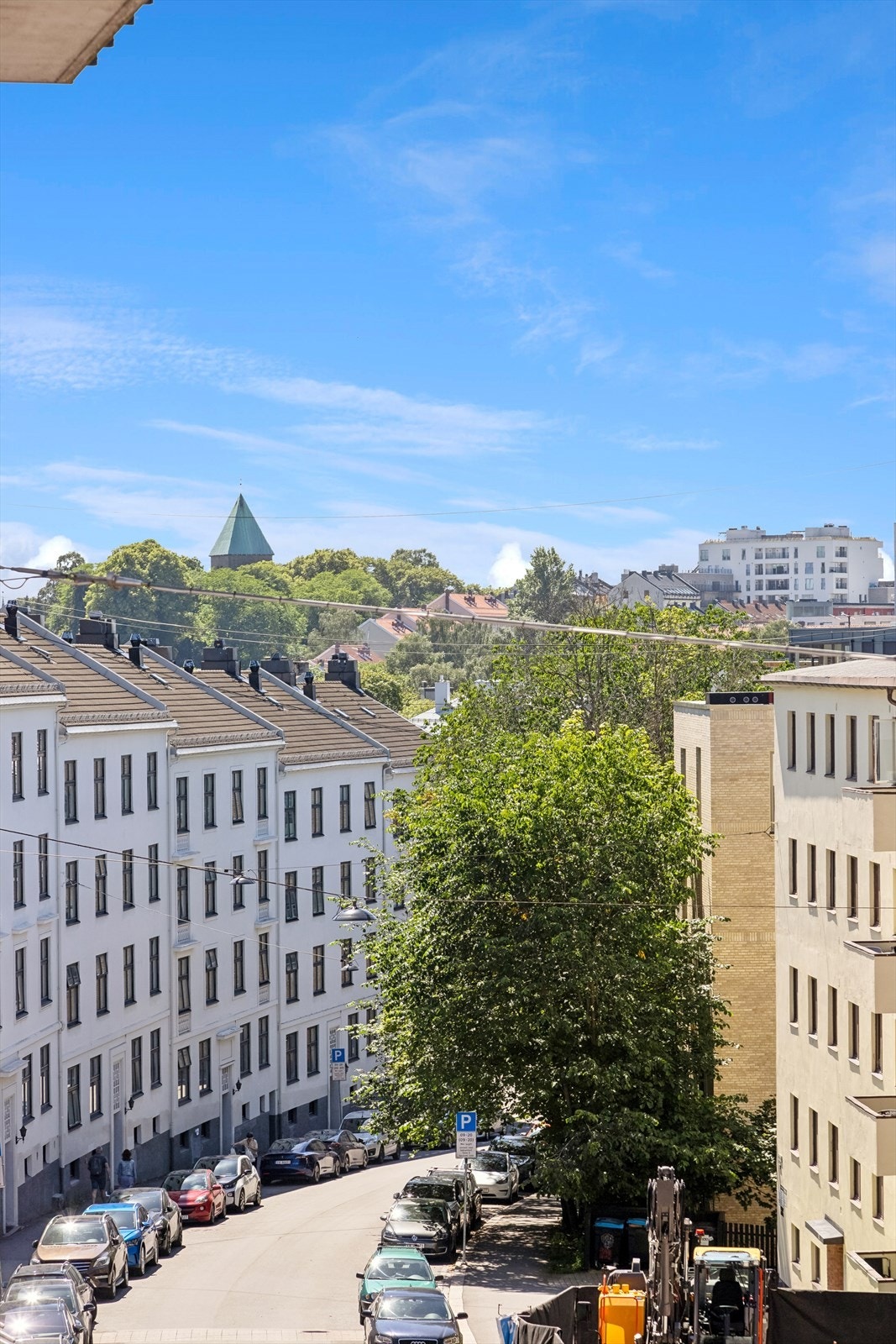 Leiligheten er beliggende i en rolig og tilbaketrukket gate Galleribilde