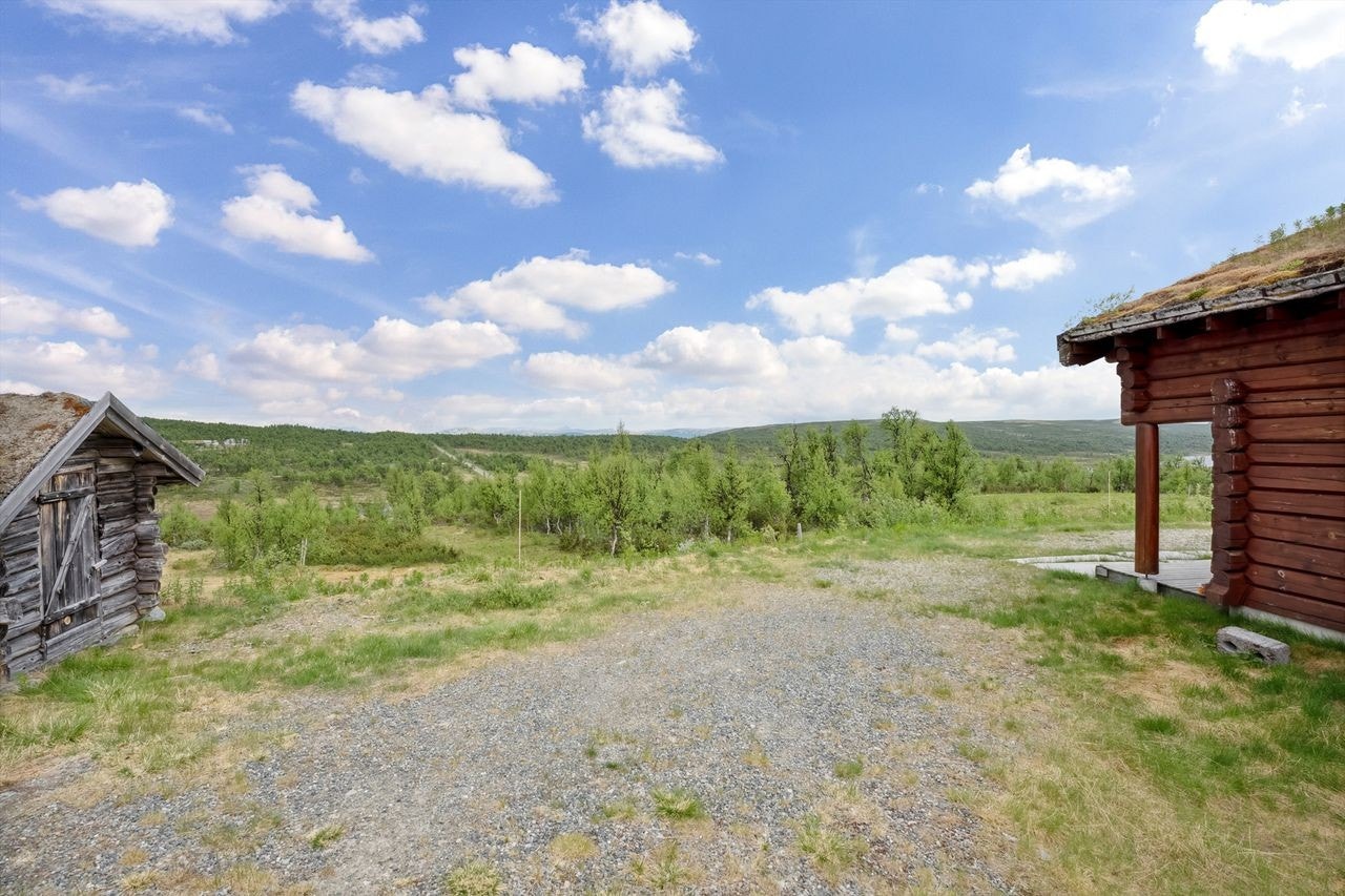 Bilde fra Skihytta. Vestre Knausvola skimtes til venstre i bildet. Galleribilde