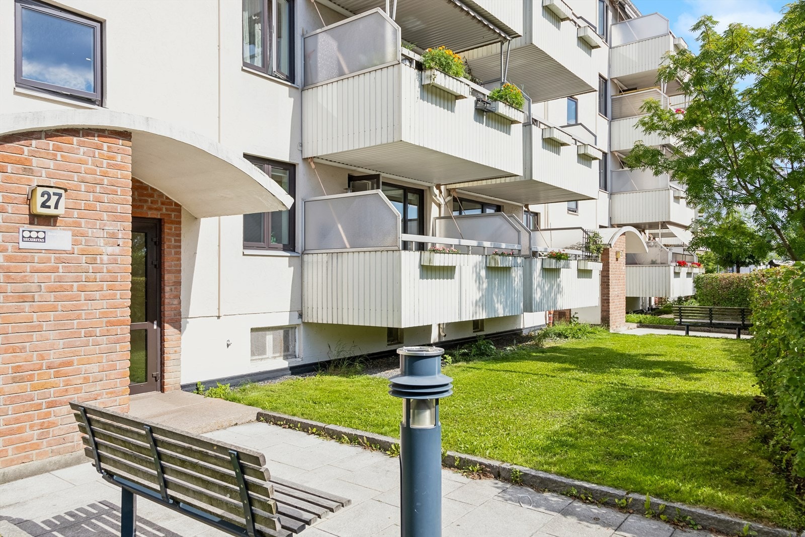 Hyggelig og idyllisk inngangsparti. Galleribilde