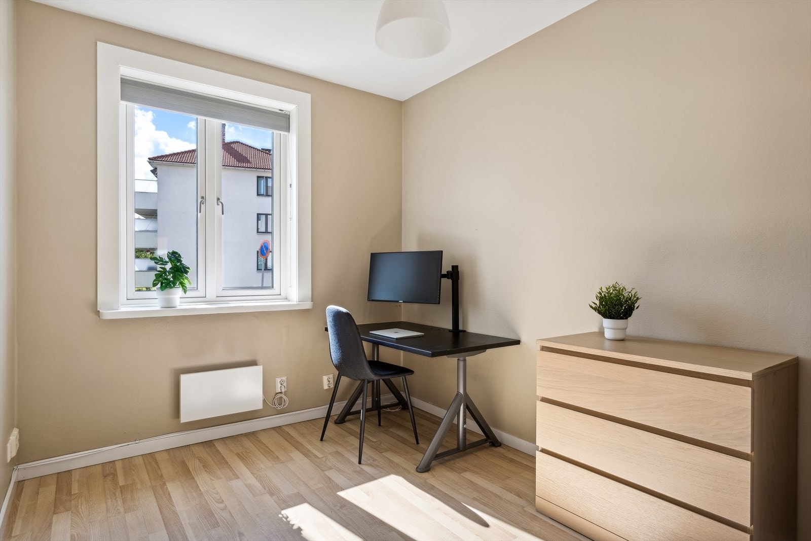 Soverom II er av god størrelse og passer fint til både gjesterom, kontor eller barnerom. Galleribilde