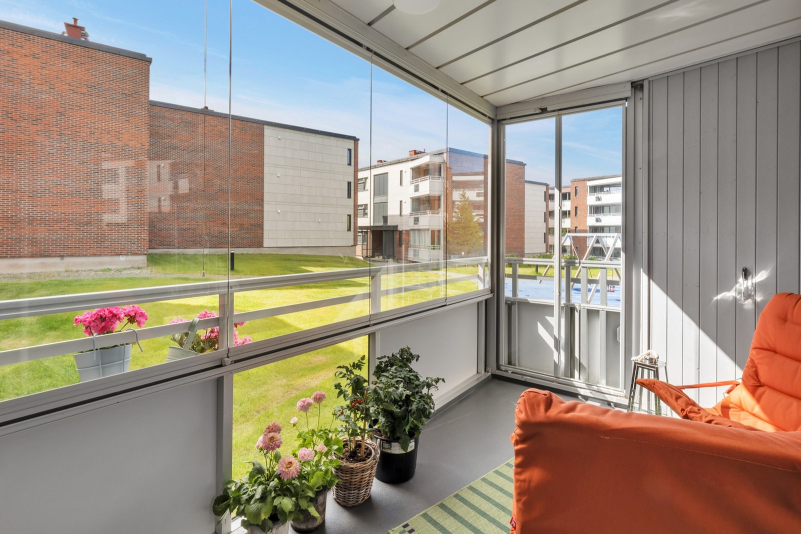 Balkongen er på 7 m² som gir god plass til ønsket utemøblement. Galleribilde