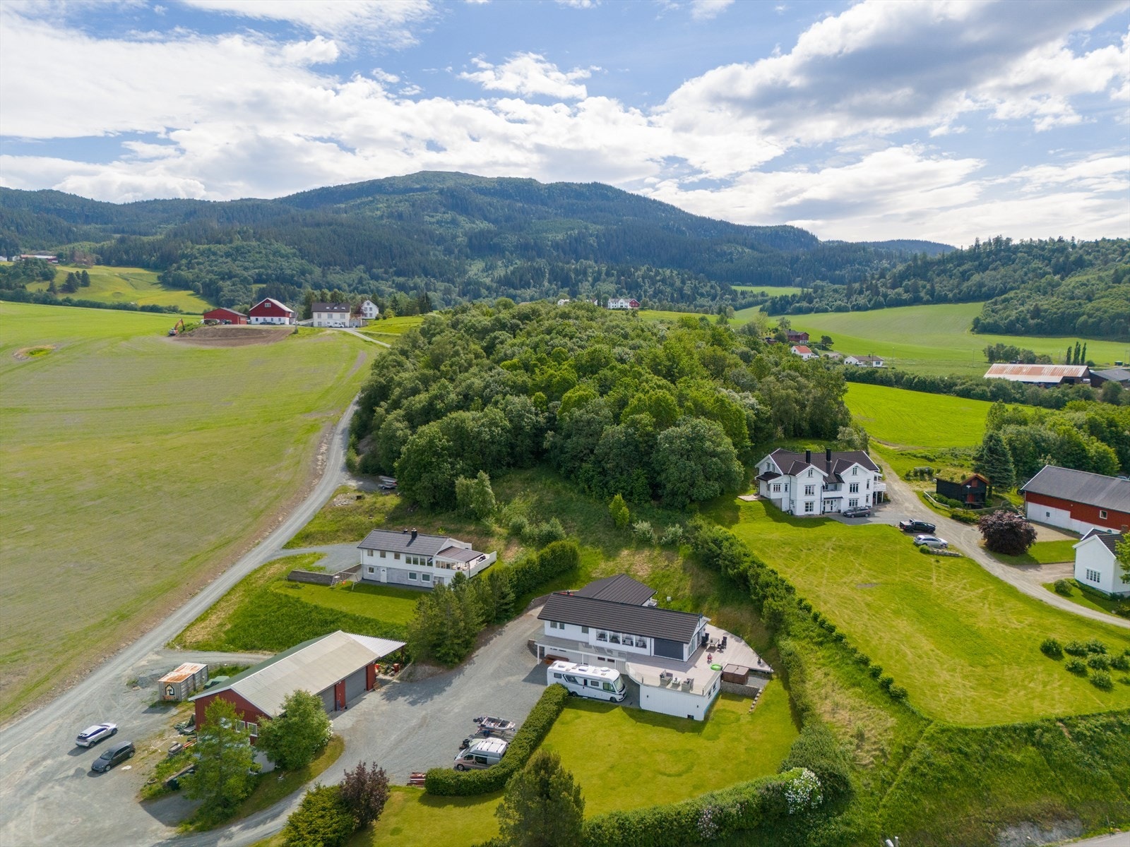 Tomt på ca. 4 250 m². Galleribilde