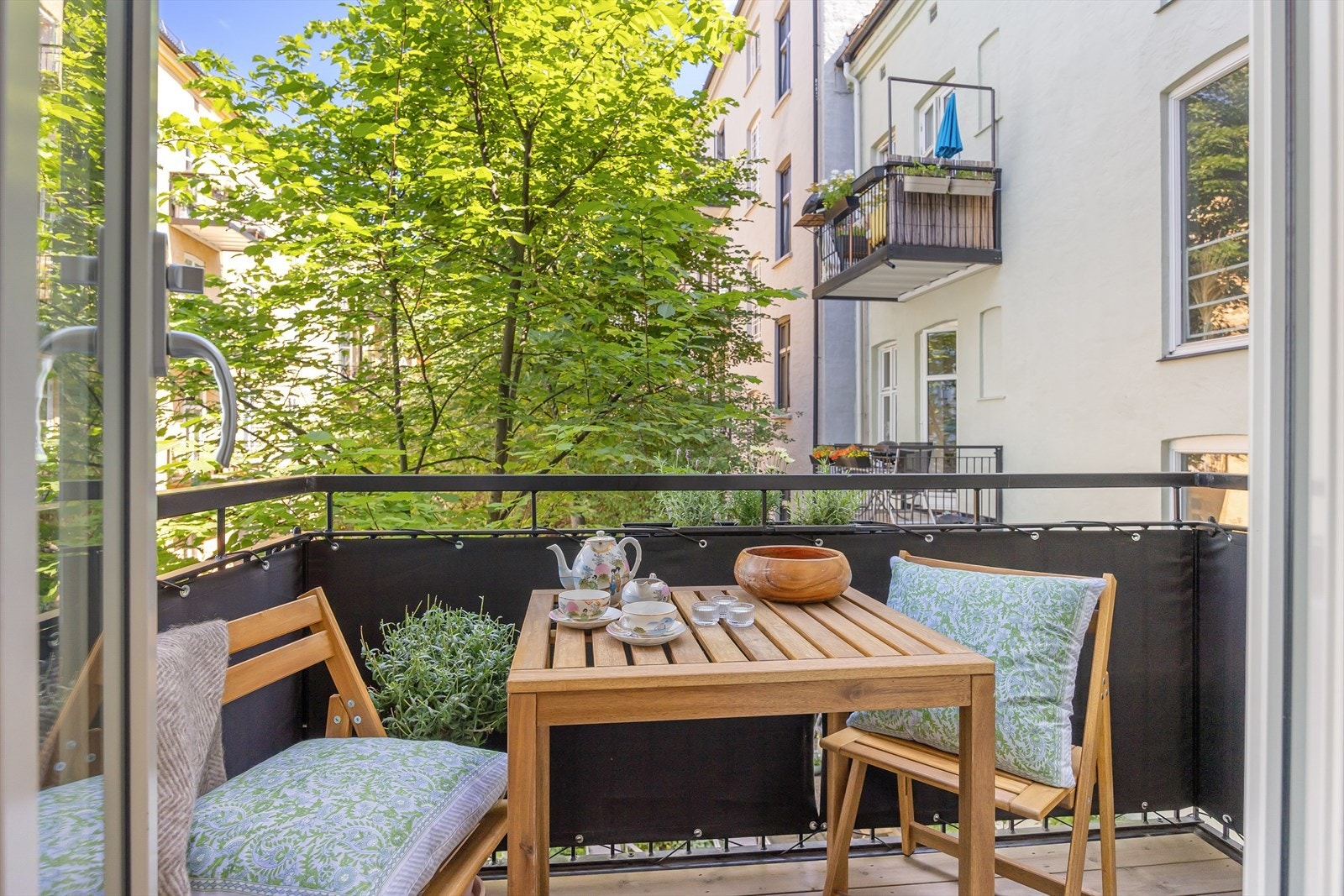 En nydelig, lys 4-roms leilighet med balkong og sentral beliggenhet på Nedre Kampen Galleribilde