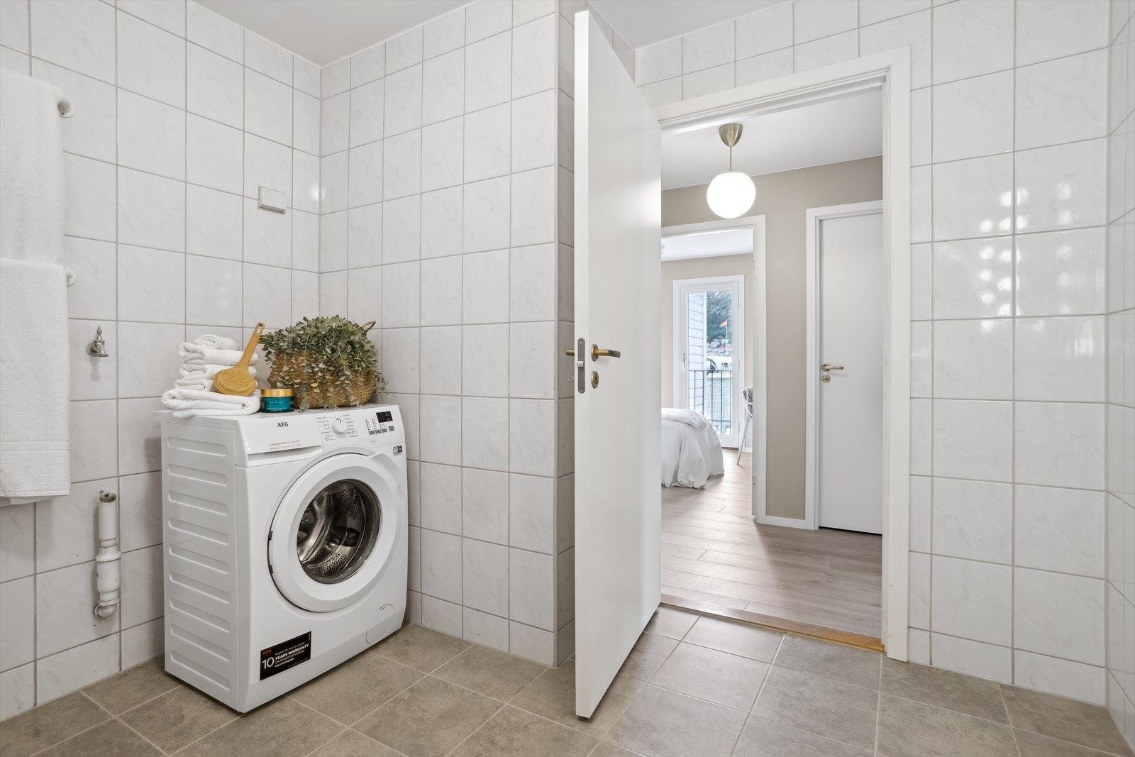 God plass til vaskemaskin og tørketrommel Galleribilde