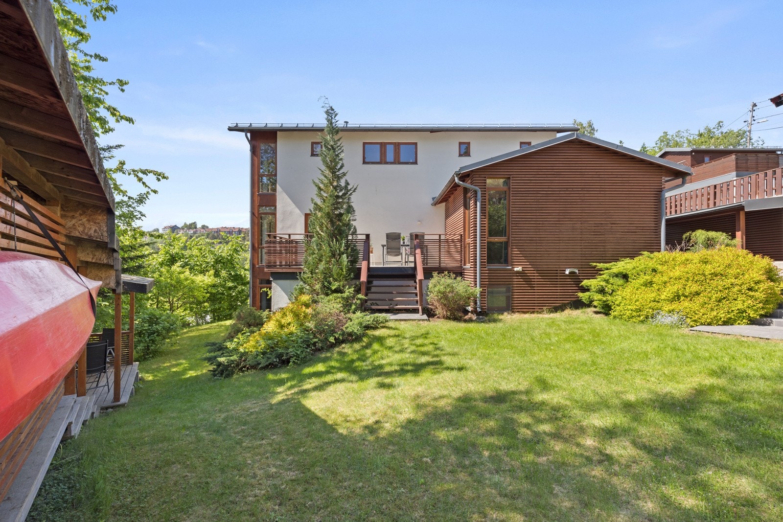 Her er det plass til trampoline, sandkasse, dukkestue m.m. Galleribilde