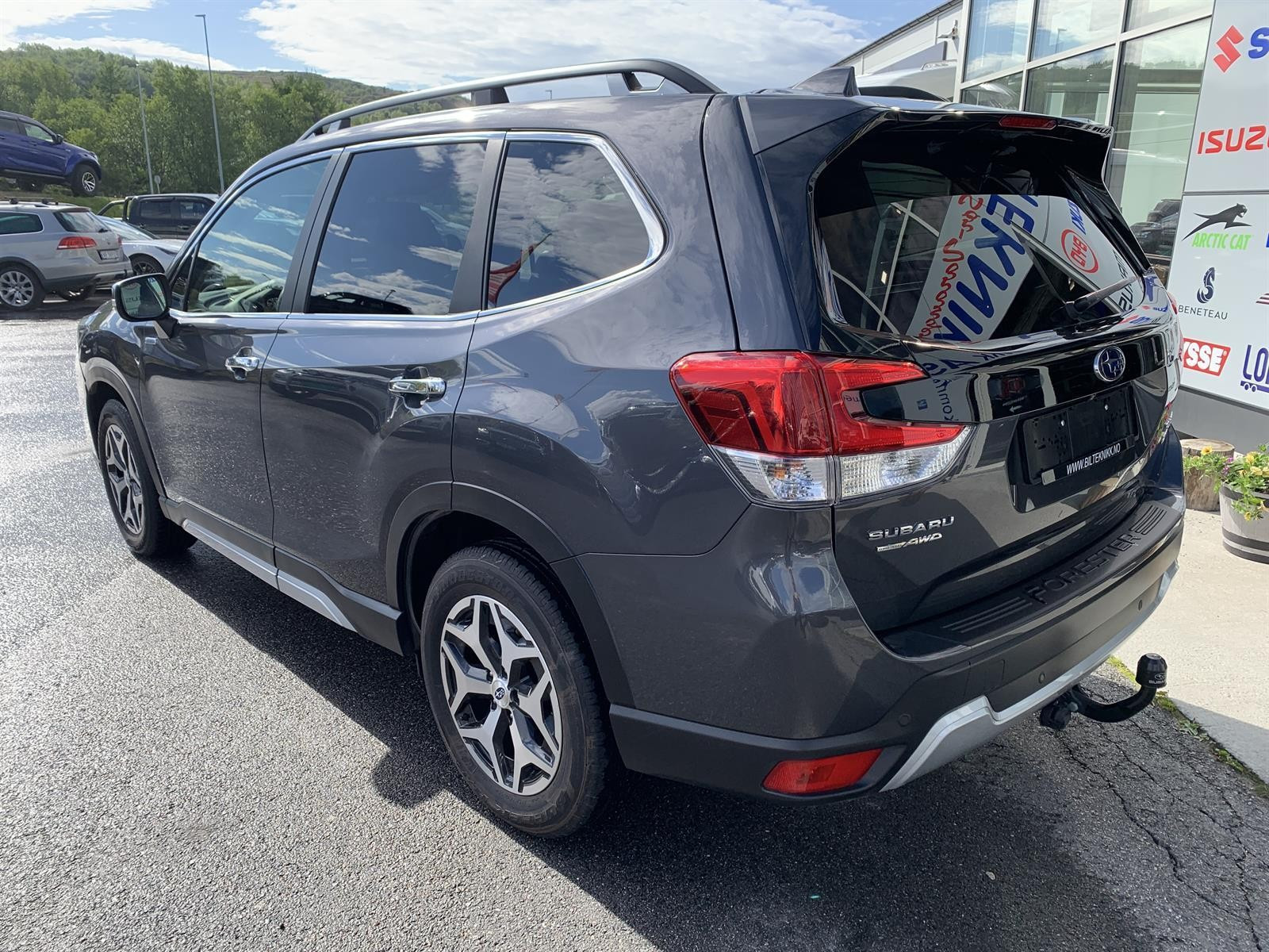 Subaru Forester 2.0 I-L ES HYBRID 2
