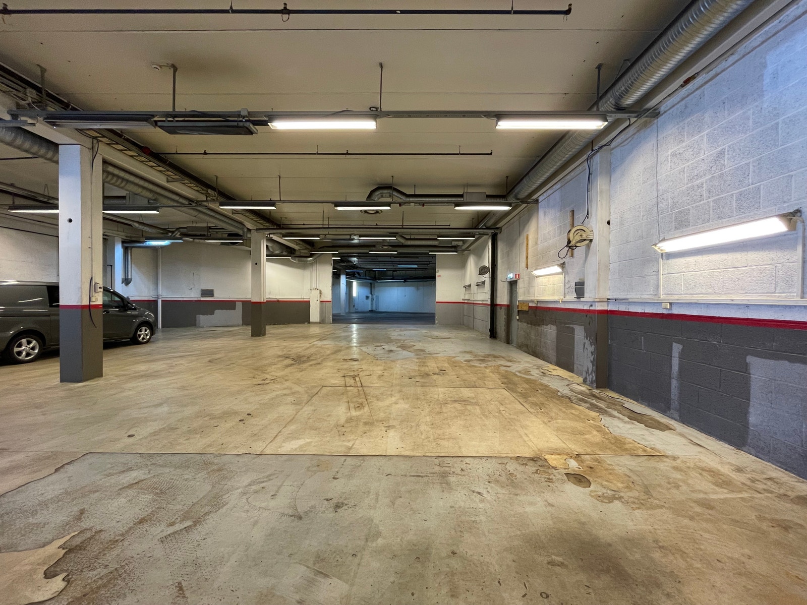 Plass til flere arbeidsstasjoner. Galleribilde