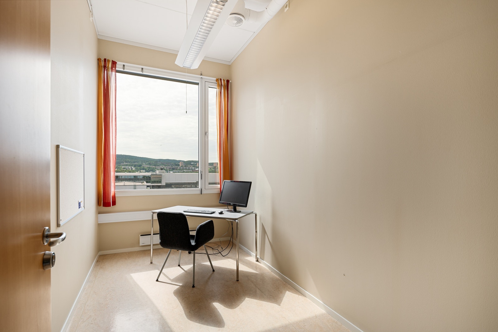 Kontor i areal 1 Galleribilde