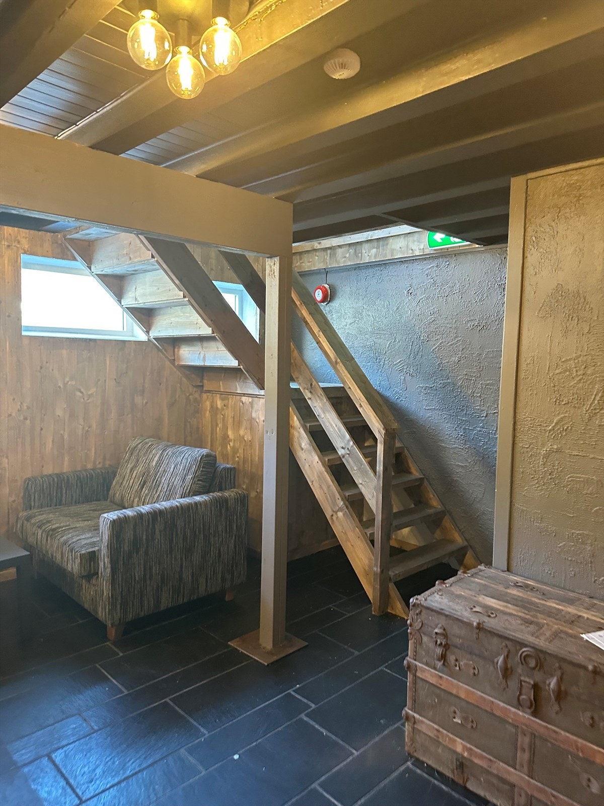 Trapp ned til under etasjen Galleribilde