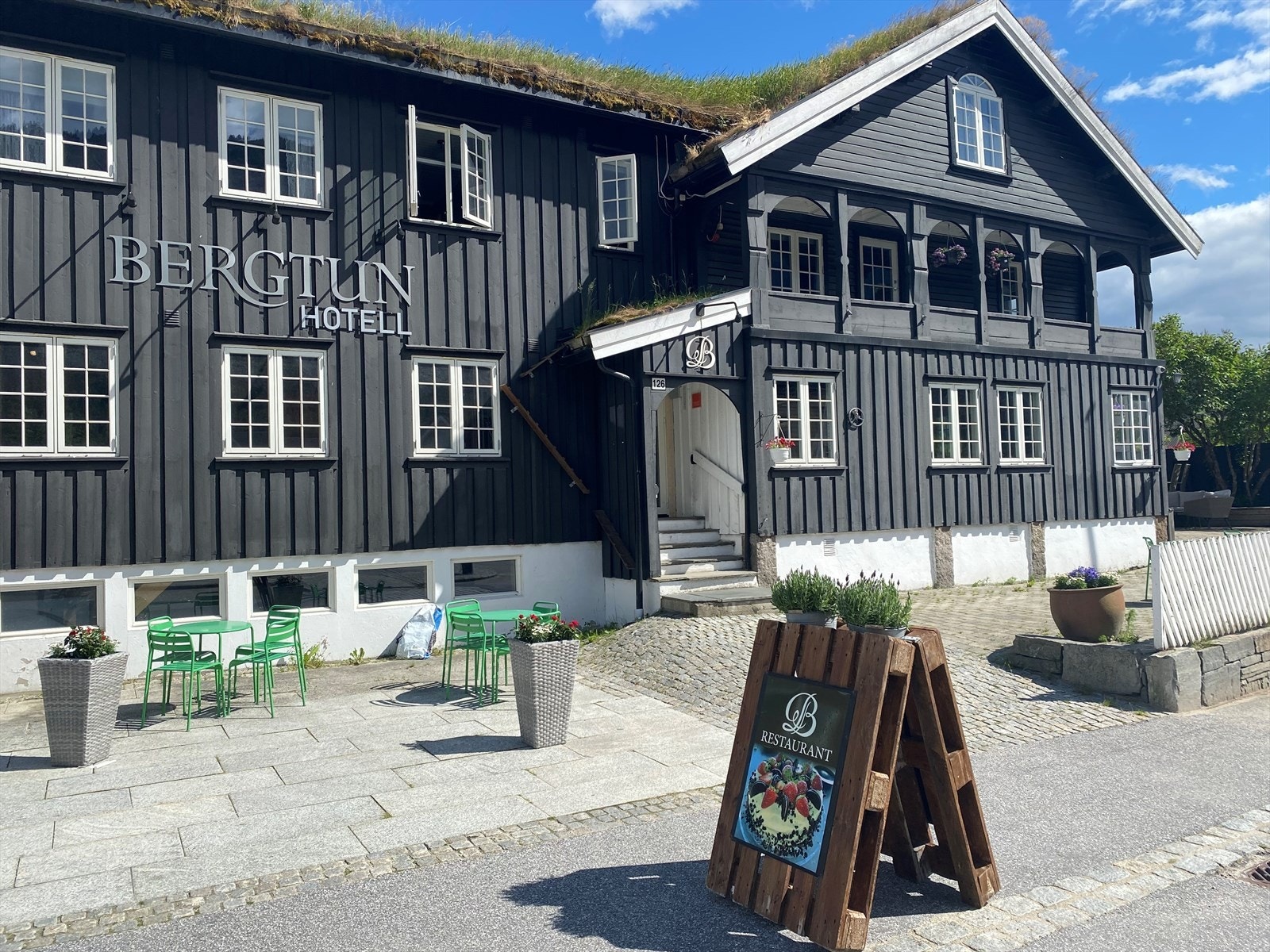 Fasade fra vest Galleribilde