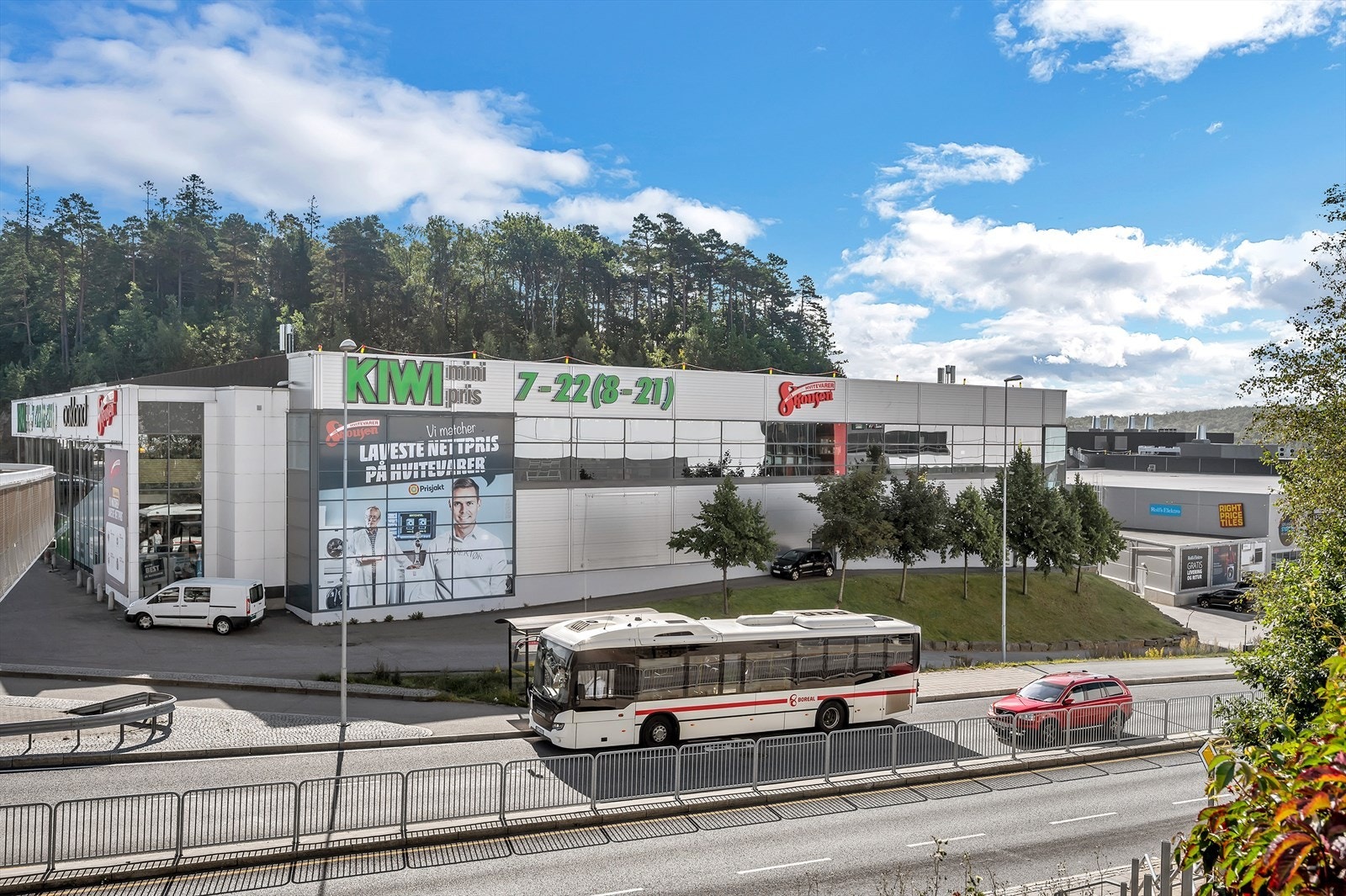 Muligheter for profilering også ut mot Barstølveien, der det daglig passerer mer enn 10.000 biler Galleribilde