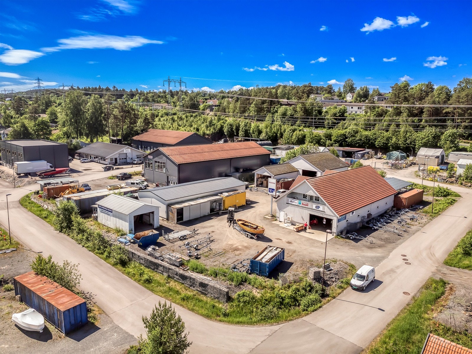 Næringseiendom, attraktivt beliggende i industriområdet Lundekroken på Heistad Galleribilde