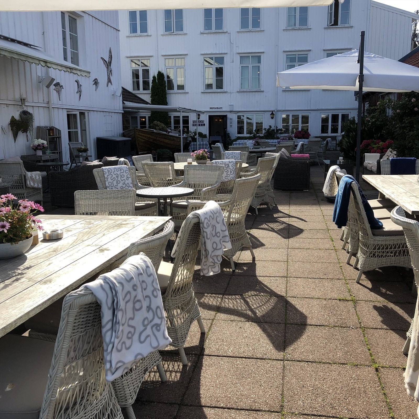 Uteområdet. Galleribilde