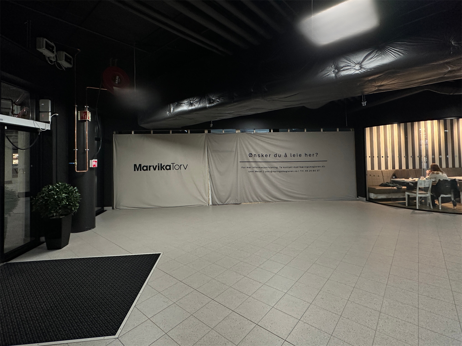 Det ledige lokalet får bred fasade både mot innvendig torv og ut mot Industrigata Galleribilde