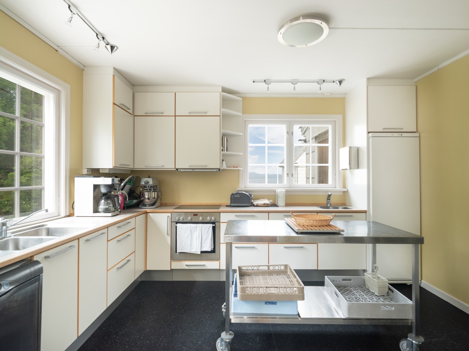 Rommene har blitt pusset opp for en tid tilbake og som en bonus ble det også lagt nytt elektrisk anlegg. Galleribilde