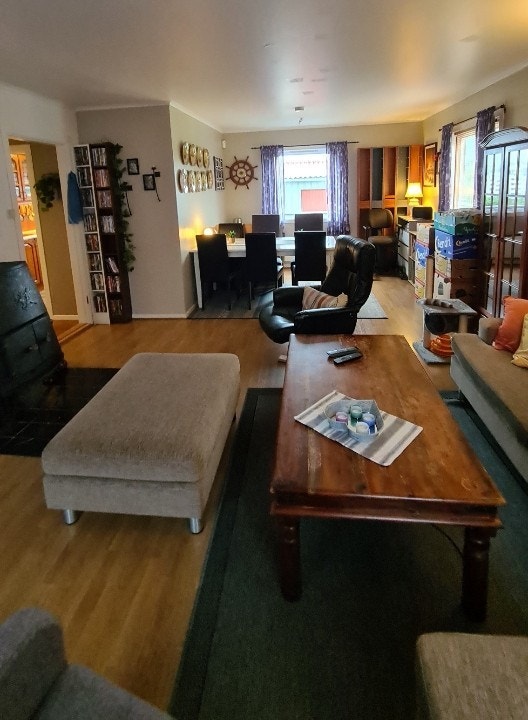 Stue med spisestuedel Galleribilde