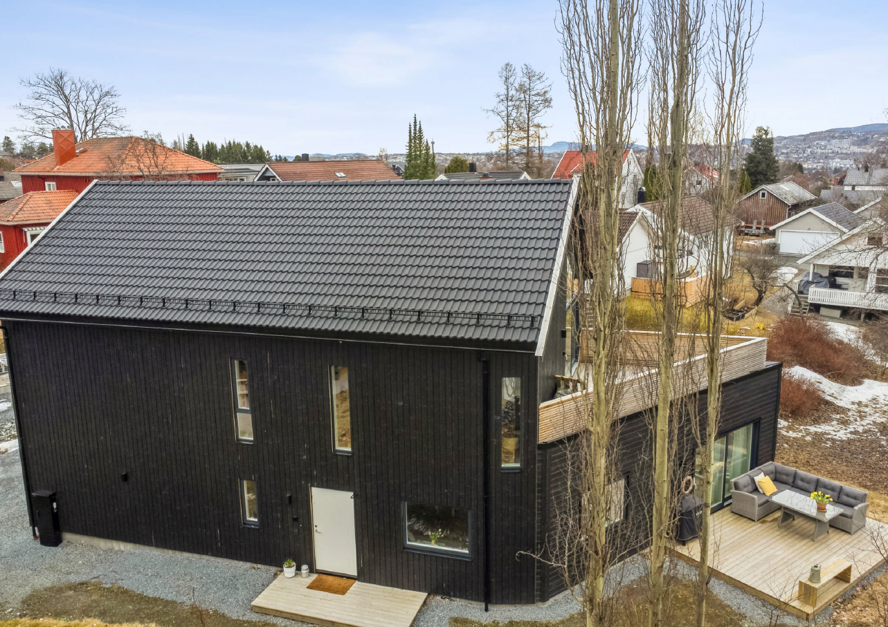 Leiligheten har egen inngang. (Bilde er hentet fra denne boligannonsen: finn.no/345580758) Galleribilde