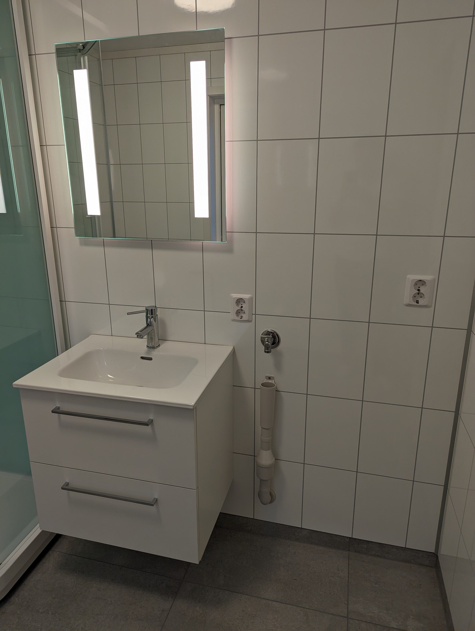 Badet, slik det så ut da huset og leiligheten var nybygget høsten 2022. Galleribilde