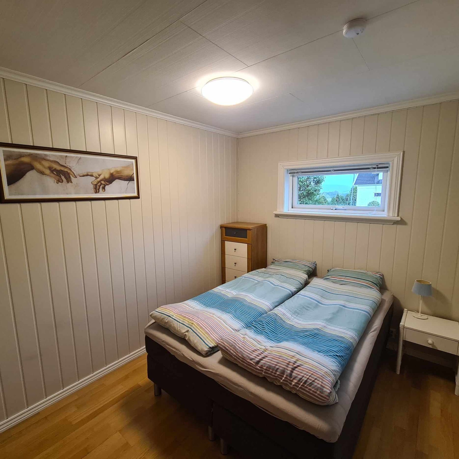 Soverom. Bildene er fra forrige leietaker, dagens leietaker har annet inventar. Galleribilde