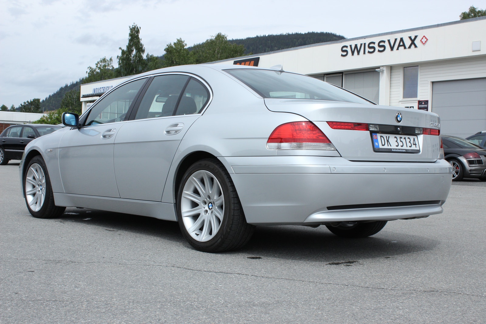 BMW 745i 3