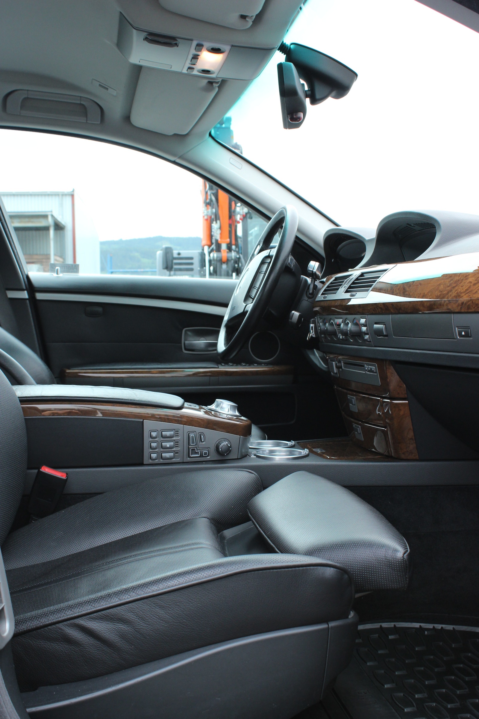 BMW 745i 8