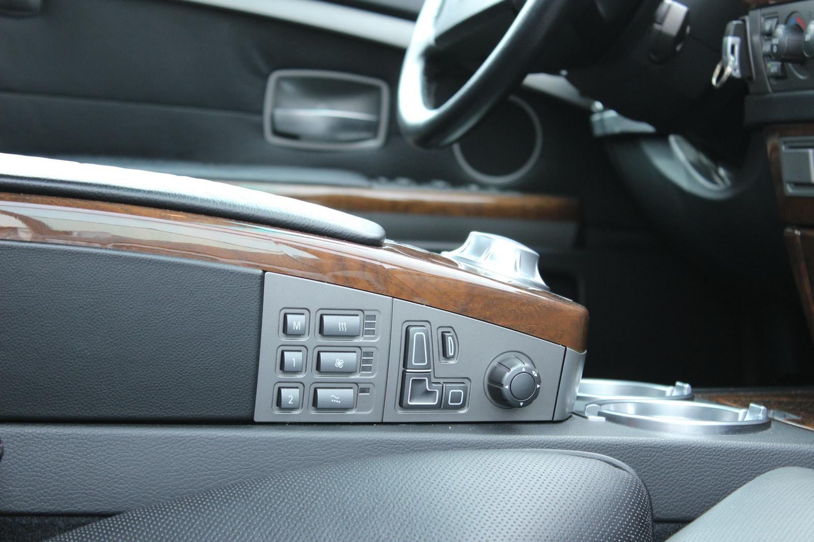 BMW 745i 7