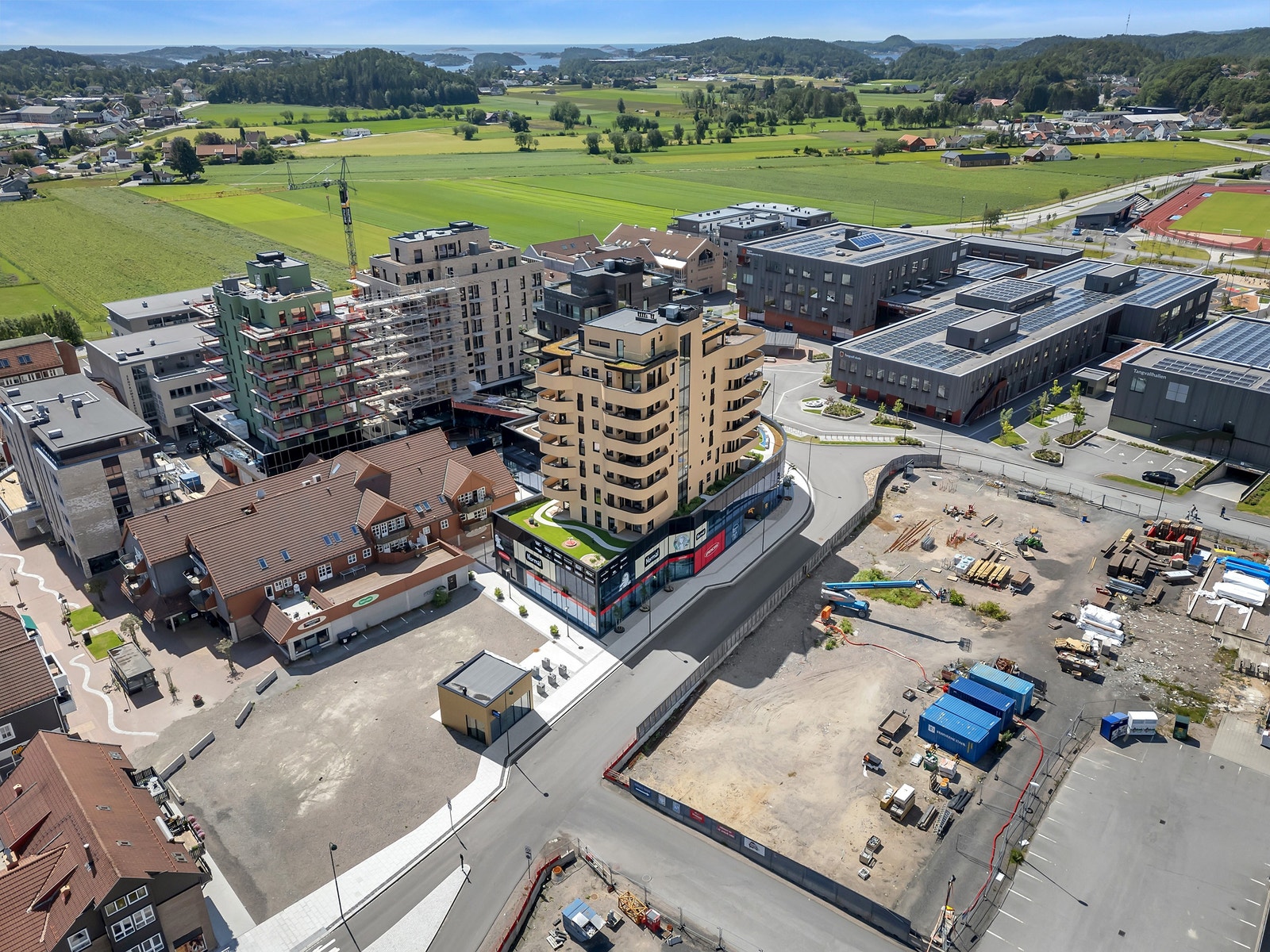 Dronebilde juli 2024 Galleribilde