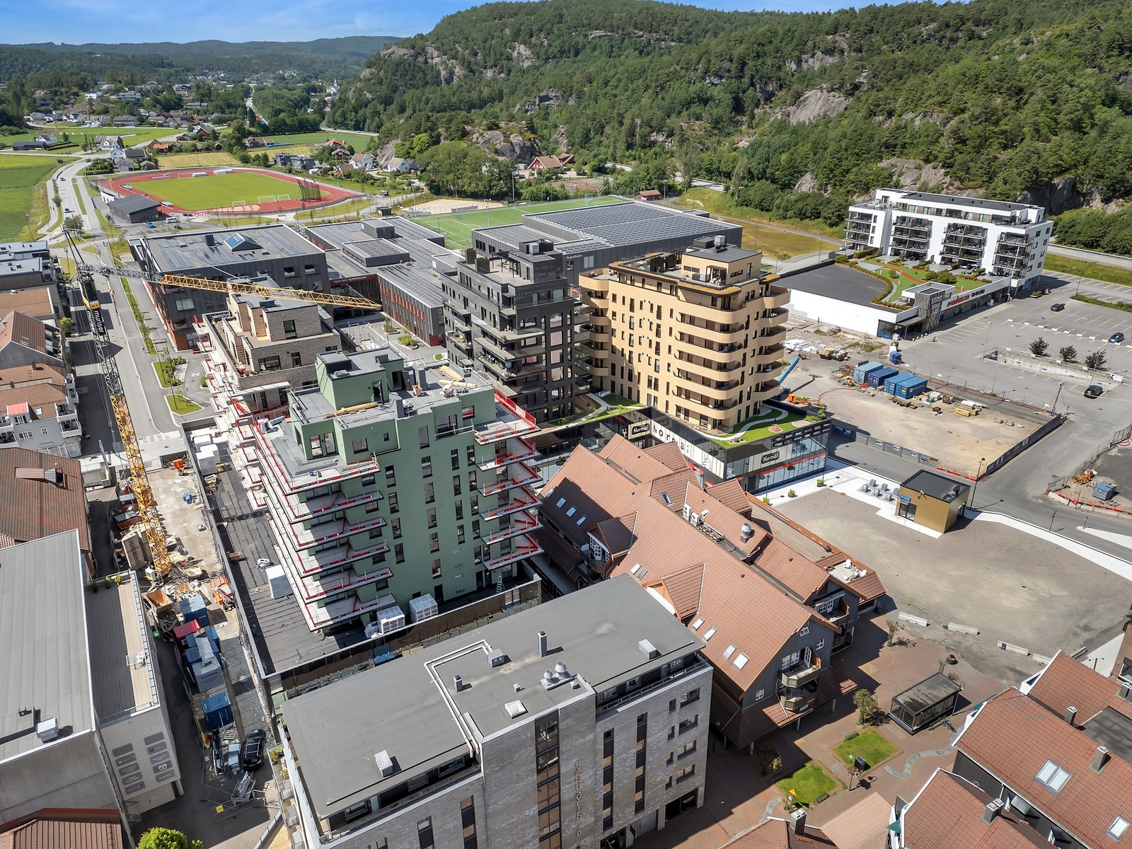 Dronebilde juli 2024 Galleribilde