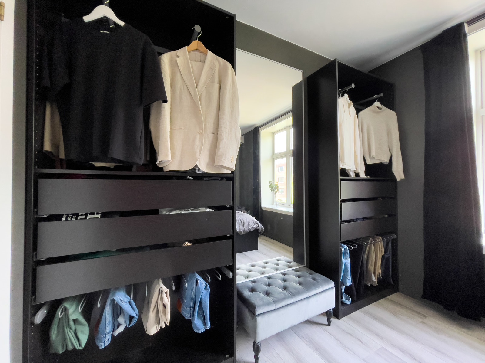 Smart garderobeløsning på soverom Galleribilde