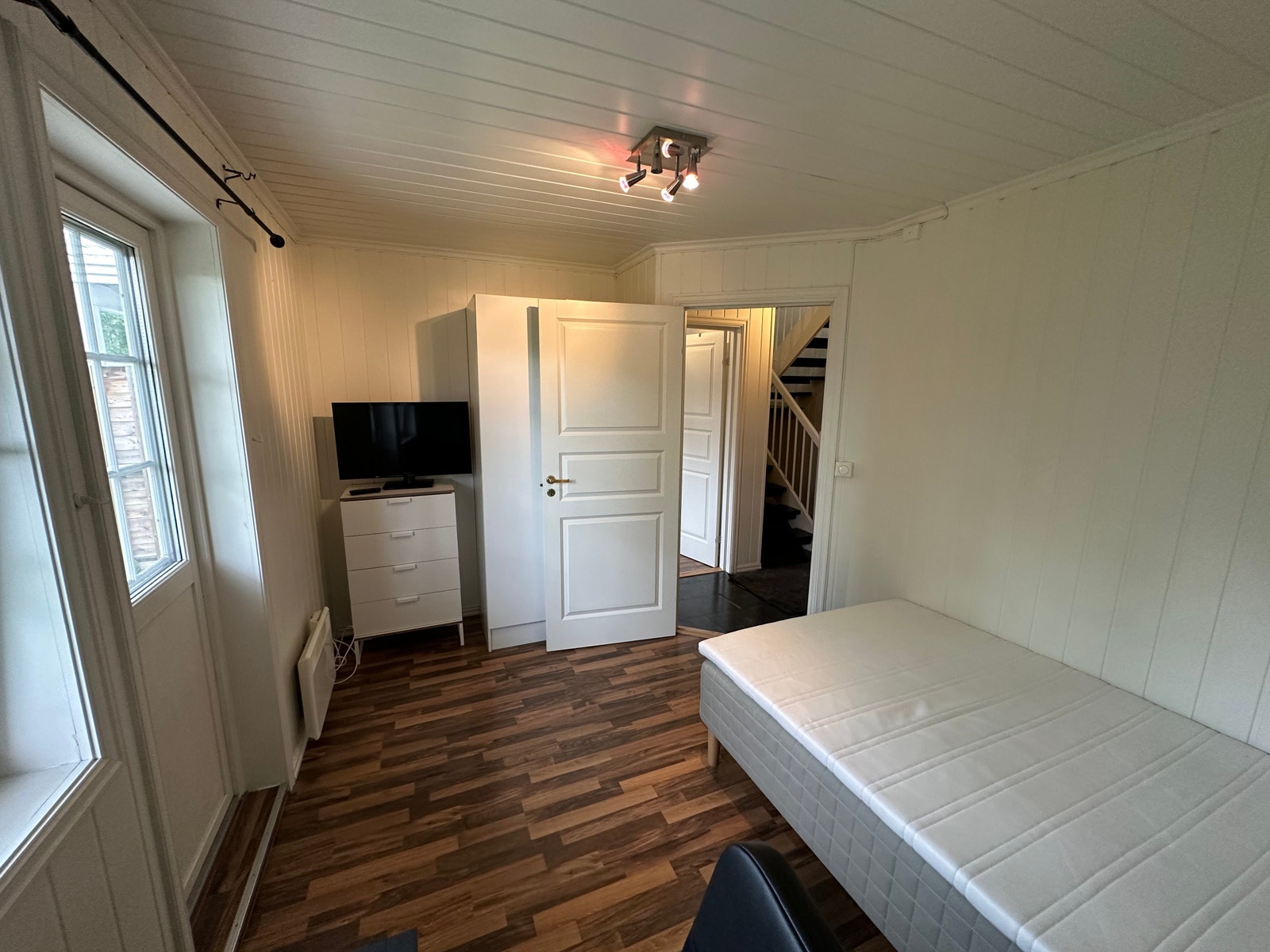 Rom 2 - Største rom (underetasje) Galleribilde