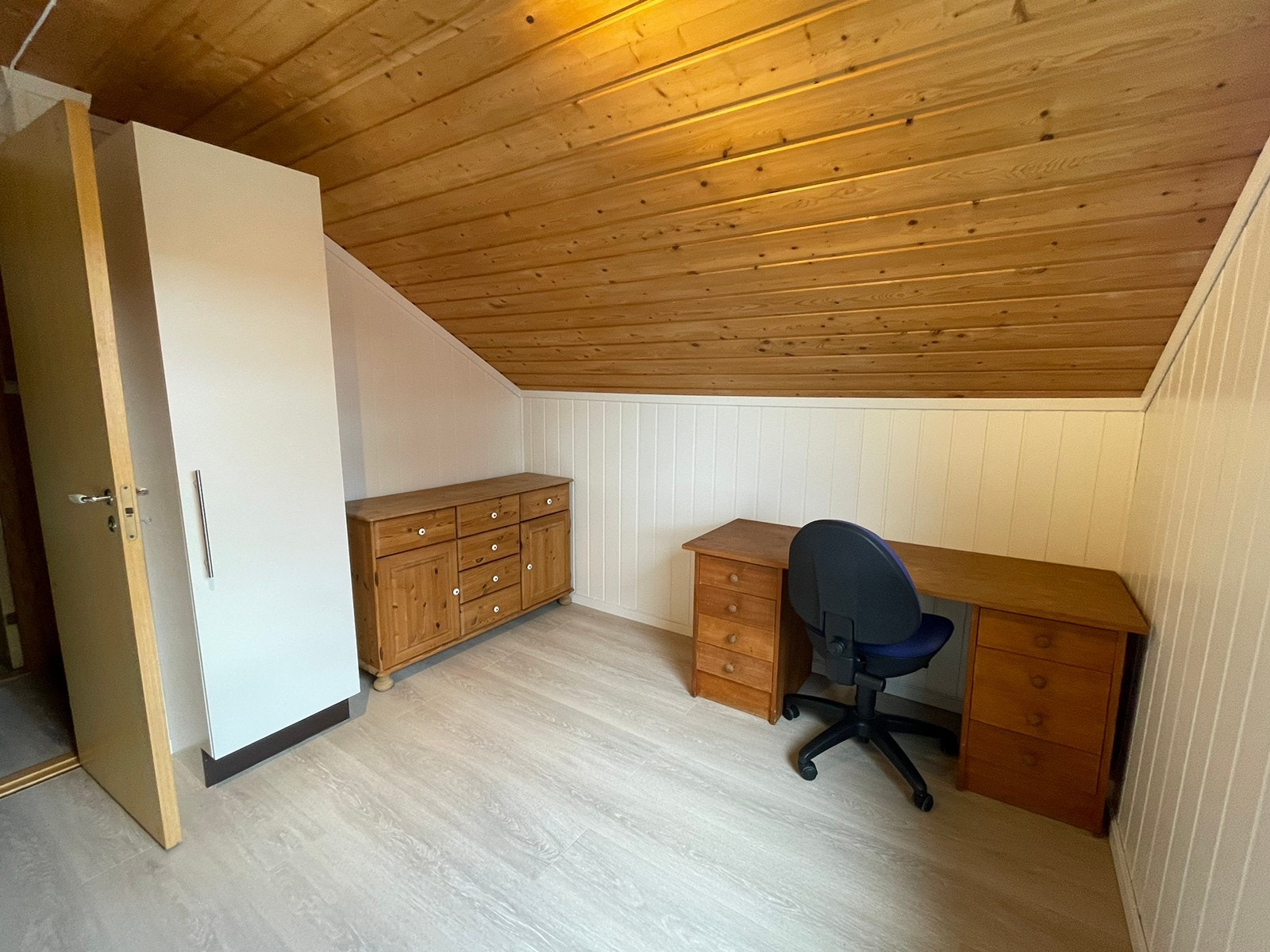 Sov. 5 - 2.etg opptatt Galleribilde