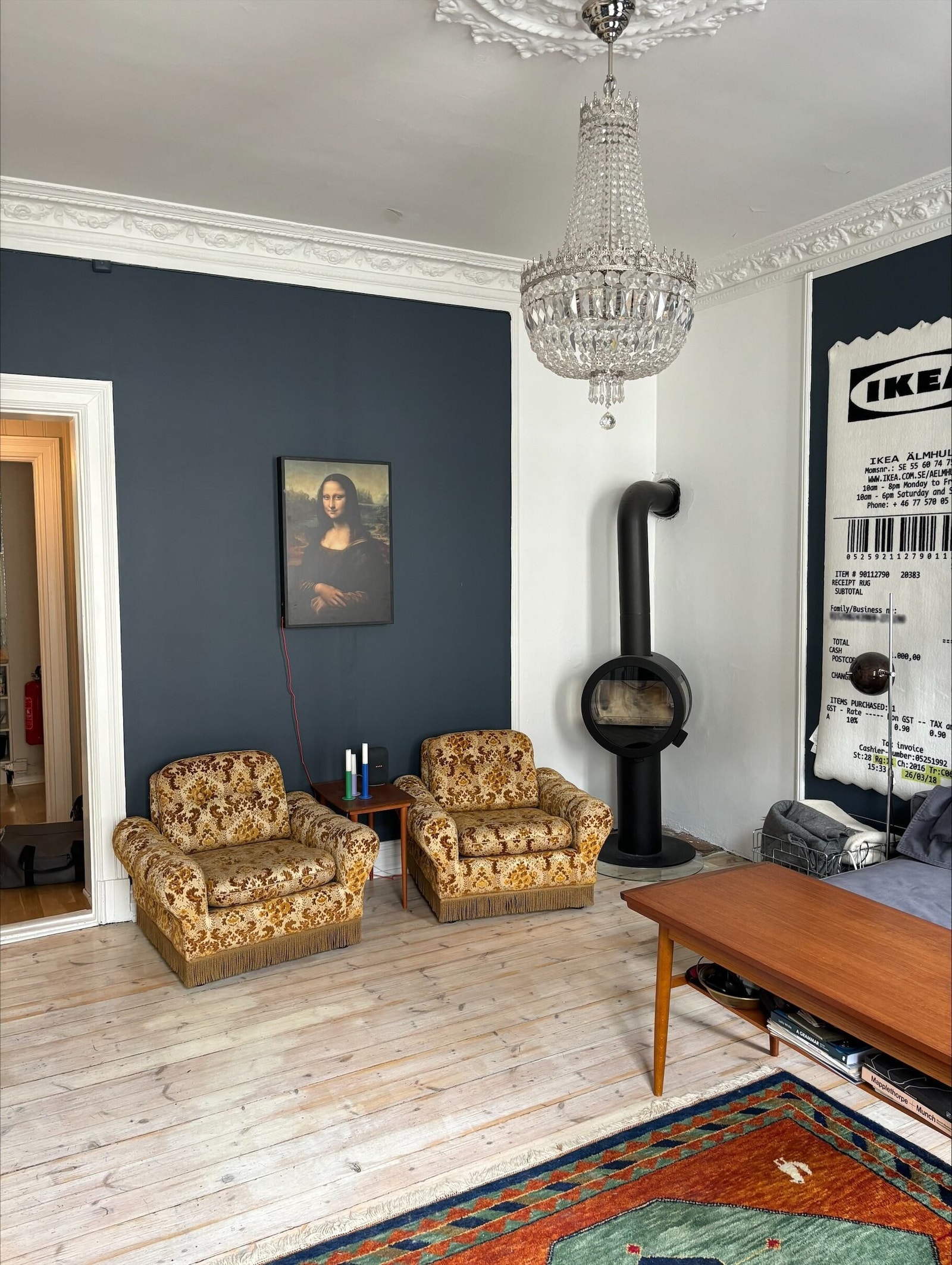 Stua fikk ny peis i 2021. Varmer godt! Galleribilde