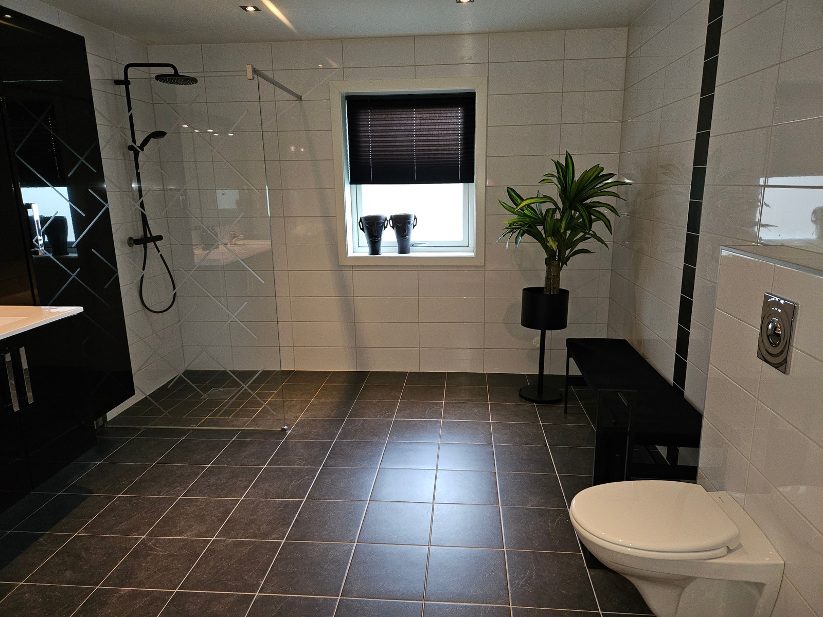 Stort bad nede. Galleribilde