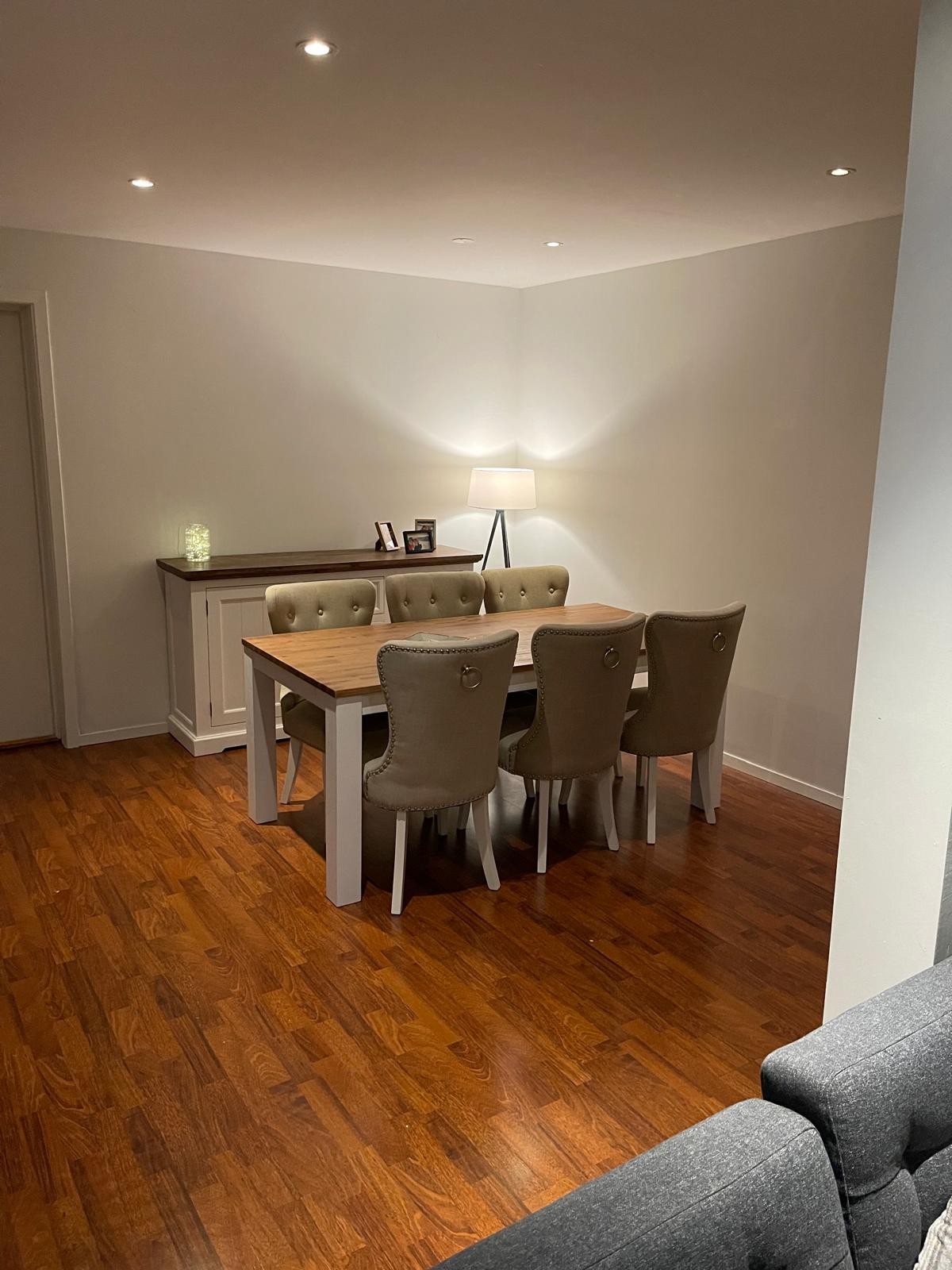 Dining area - open plan with living room Galleribilde