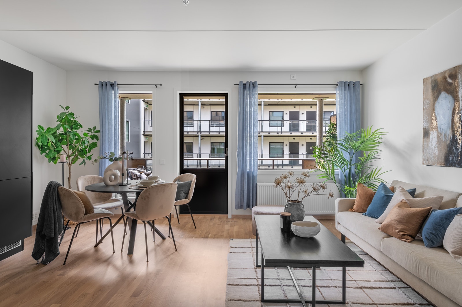 Lun og koselig stue. Galleribilde