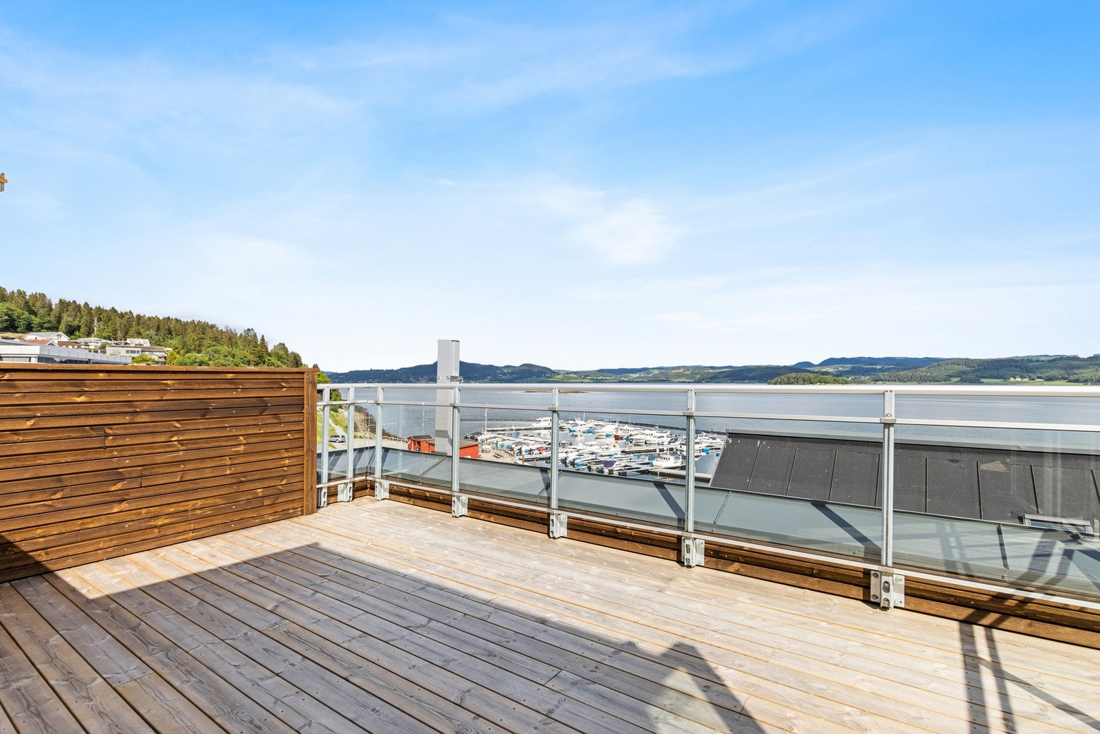 Takterrassen med utsikt over Børgin. Galleribilde