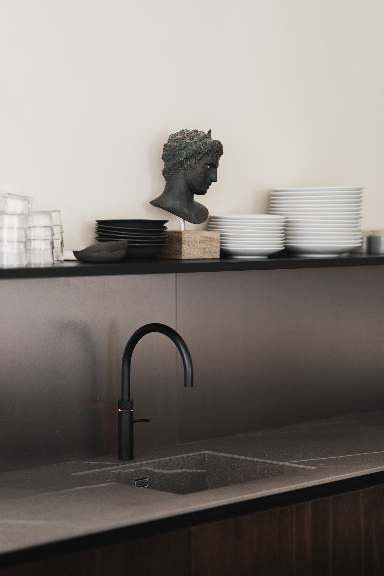 Kjøkken | 2 Oppvaskmaskiner | Qooker kjøkkenarmatur med instant kokende vann Galleribilde