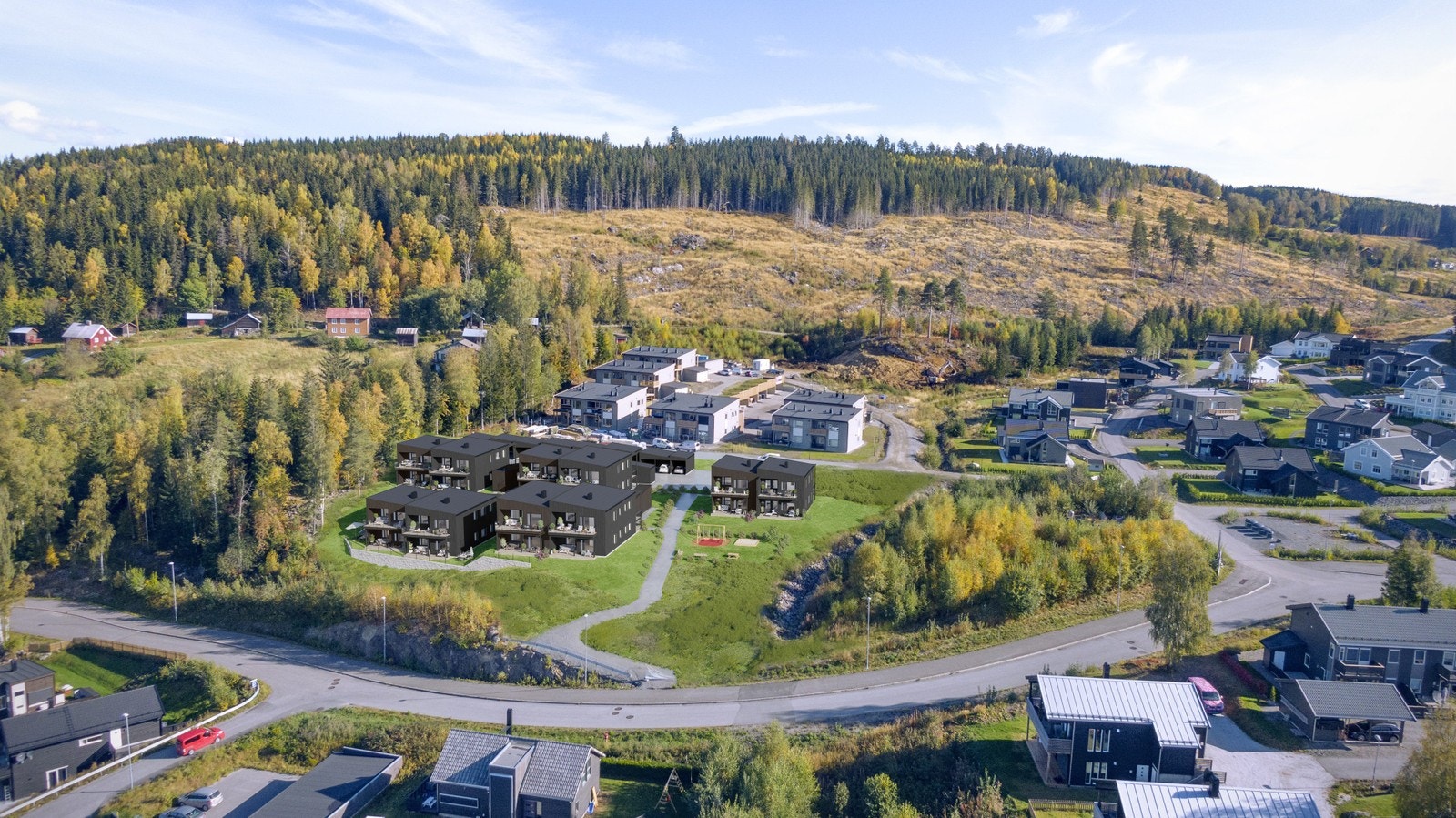 Prosjektet Solbakken består av 5 firemannsboliger, med tilhørende carport og sportsbod Galleribilde