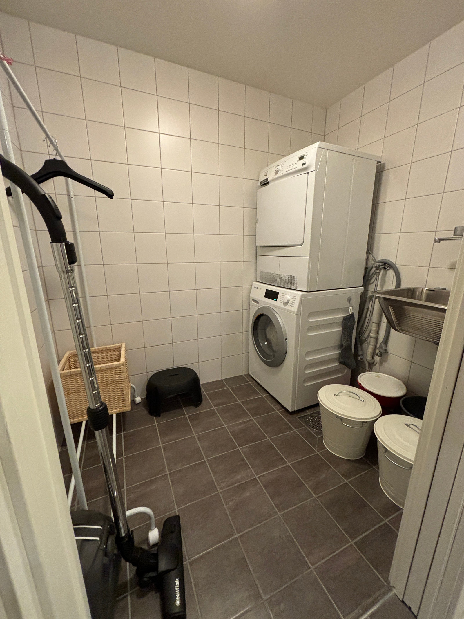 Vaskerom Galleribilde