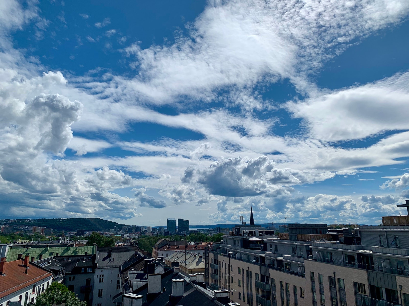 Vår uvurderlige takterrasse med utsikt til fjorden Galleribilde