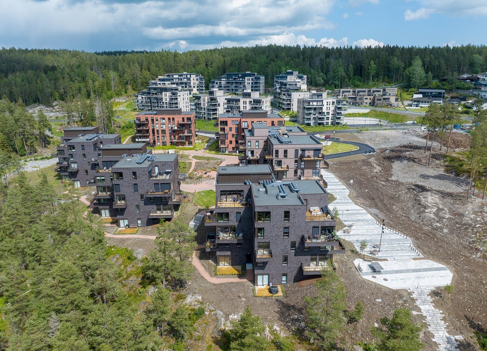Dronebilde som viser hus A til F på Pallplassen. Galleribilde
