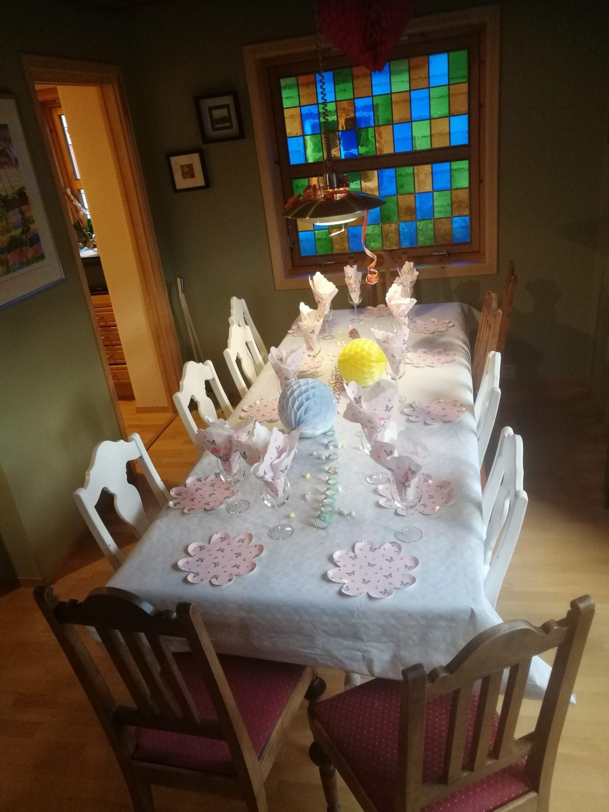 Spisestue dekket til fest Galleribilde